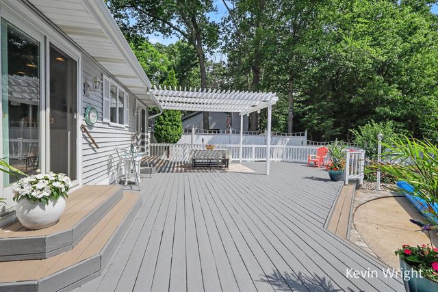 3734 Fern Hills Drive, Muskegon, MI 49444