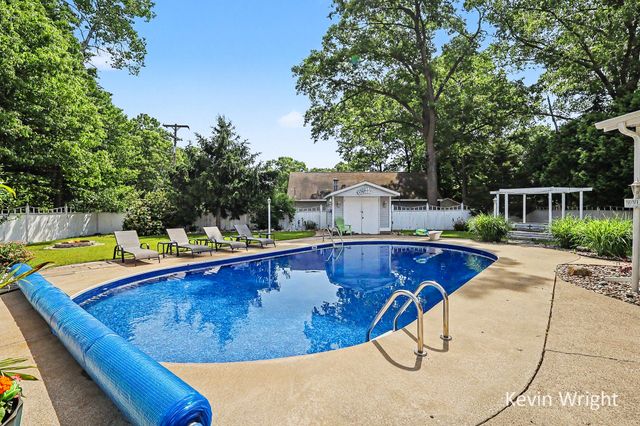 3734 Fern Hills Drive, Muskegon, MI 49444