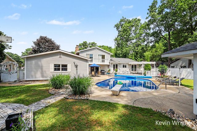 3734 Fern Hills Drive, Muskegon, MI 49444