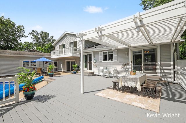 3734 Fern Hills Drive, Muskegon, MI 49444