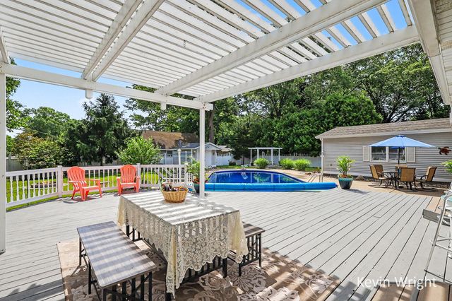 3734 Fern Hills Drive, Muskegon, MI 49444