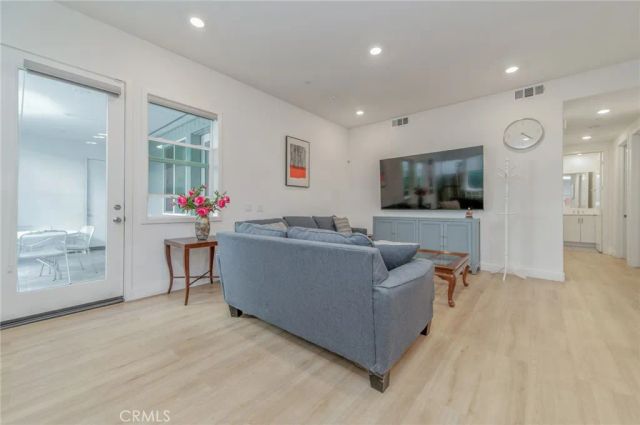 158 Sentosa, Irvine, CA 92618