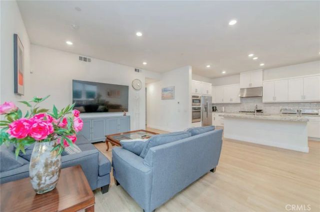 158 Sentosa, Irvine, CA 92618