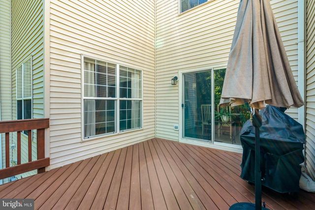 13244 MAPLE CREEK LN, Centreville, VA 20120
