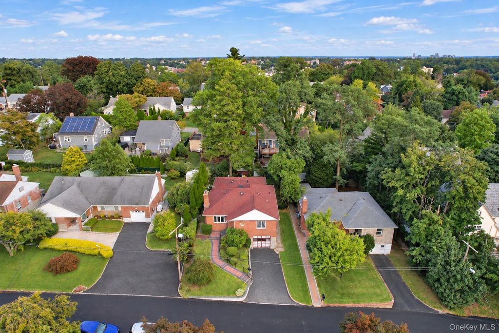 72 Mohawk Road, Yonkers, NY 10710 — photo 3
