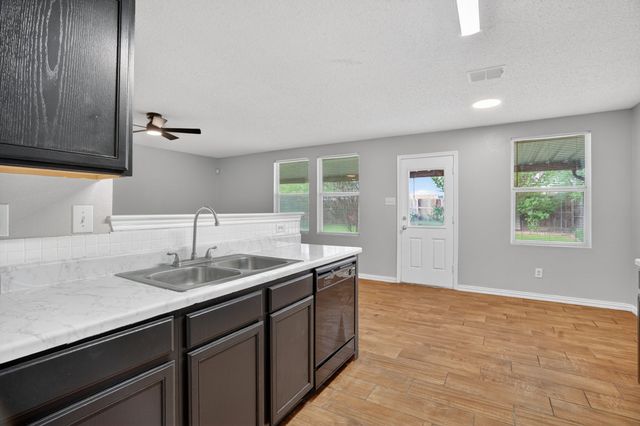 1435 Queen Annes Drive, Burleson, TX 76028