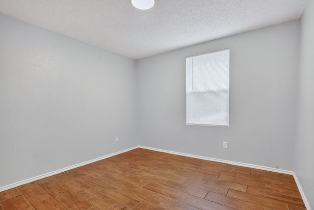 1435 Queen Annes Drive, Burleson, TX 76028