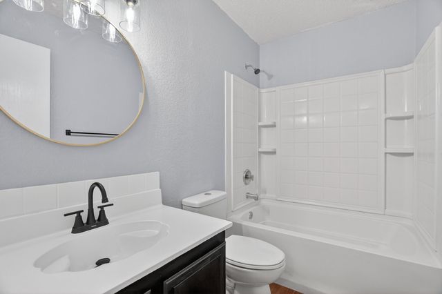 1435 Queen Annes Drive, Burleson, TX 76028