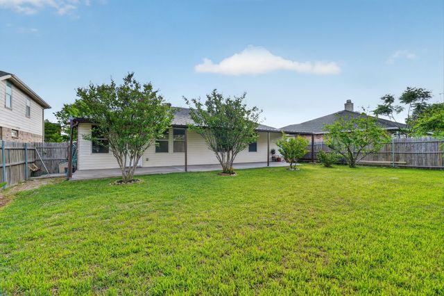 1435 Queen Annes Drive, Burleson, TX 76028