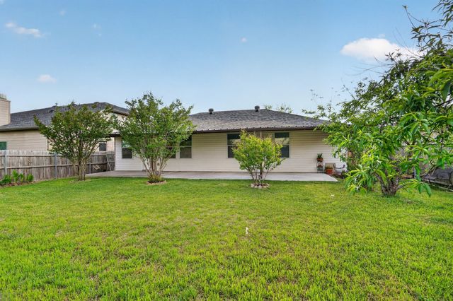 1435 Queen Annes Drive, Burleson, TX 76028