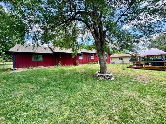 1911 Jamaica St, El Dorado, KS 67042