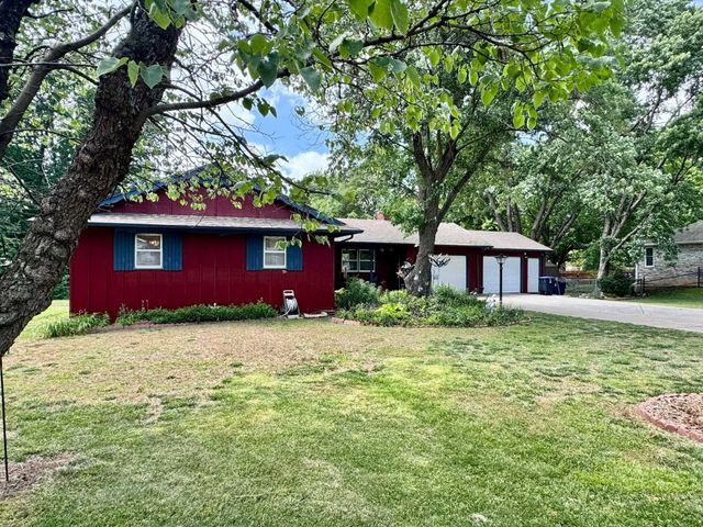 1911 Jamaica St, El Dorado, KS 67042
