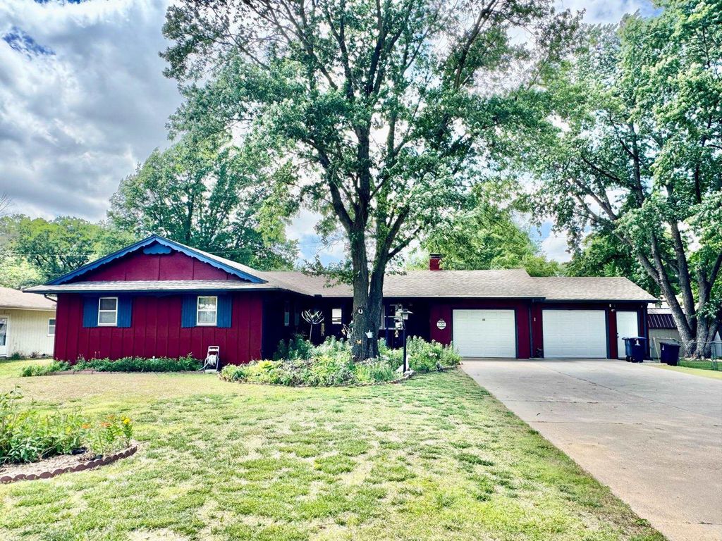 1911 Jamaica St, El Dorado, KS 67042