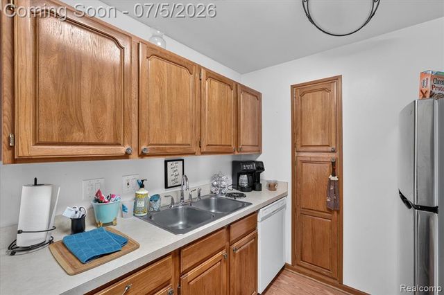 524 W Rockwell Street, Fenton, MI 48430