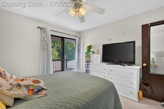 524 W Rockwell Street, Fenton, MI 48430
