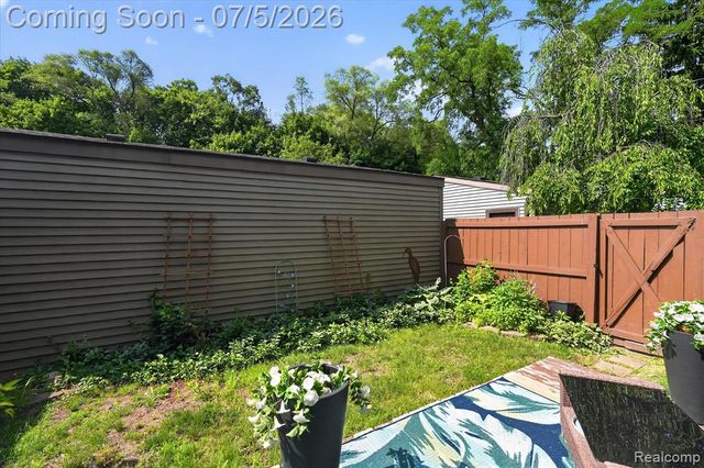 524 W Rockwell Street, Fenton, MI 48430