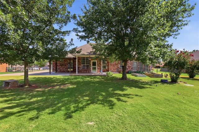 1009 Driver Lane, Edmond, OK 73025