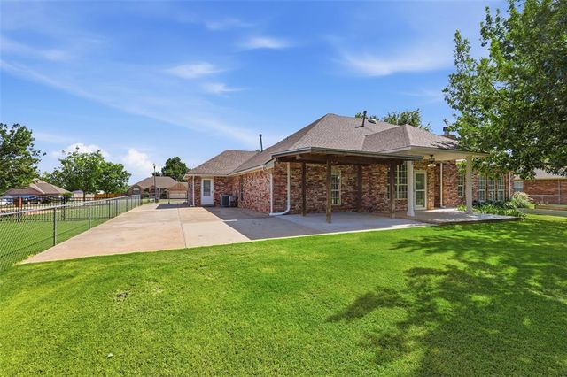 1009 Driver Lane, Edmond, OK 73025