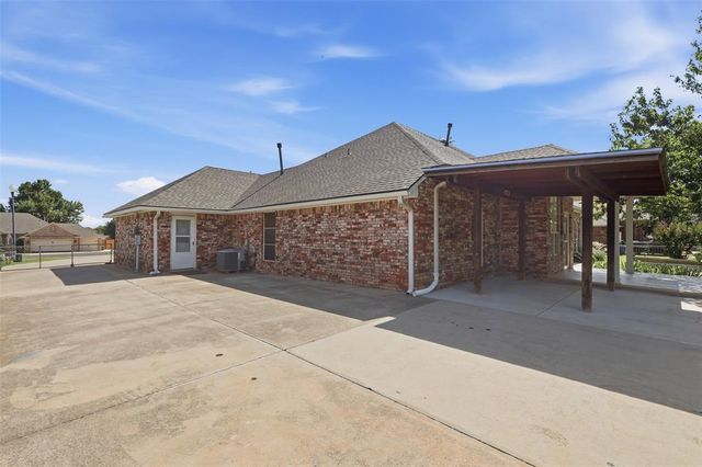1009 Driver Lane, Edmond, OK 73025