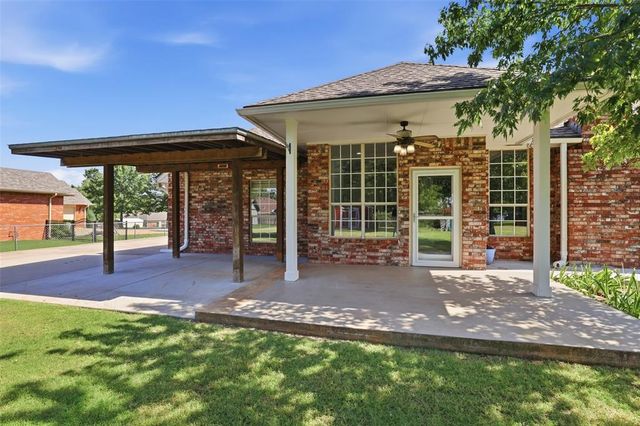 1009 Driver Lane, Edmond, OK 73025