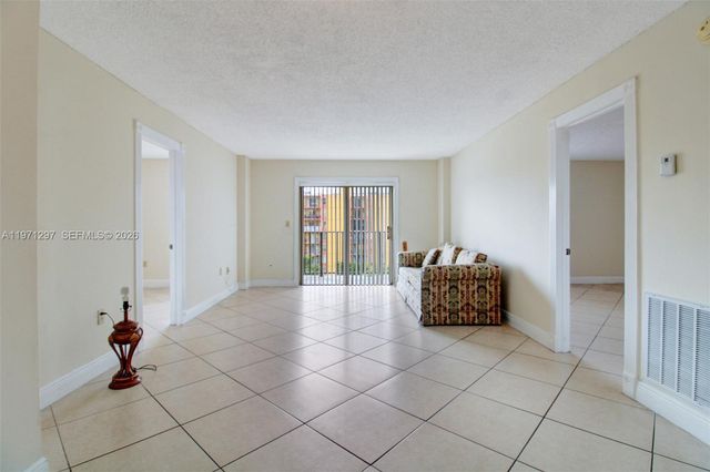 4717 NW 7th Street 604-10, Miami, FL 33126