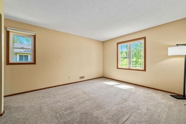 15769 Hayes Trail, Apple Valley, MN 55124