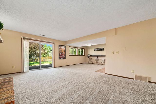 15769 Hayes Trail, Apple Valley, MN 55124