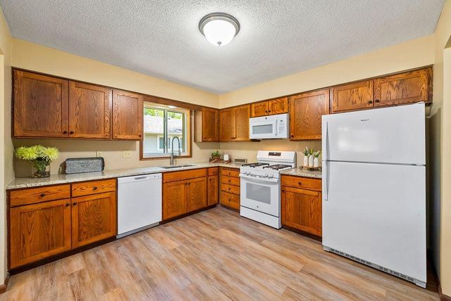 15769 Hayes Trail, Apple Valley, MN 55124