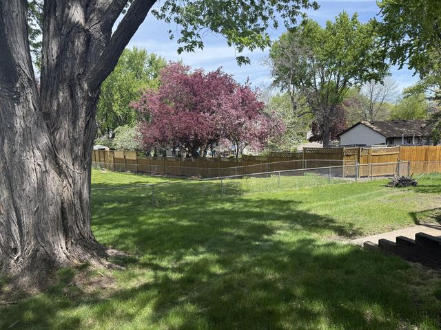 15769 Hayes Trail, Apple Valley, MN 55124
