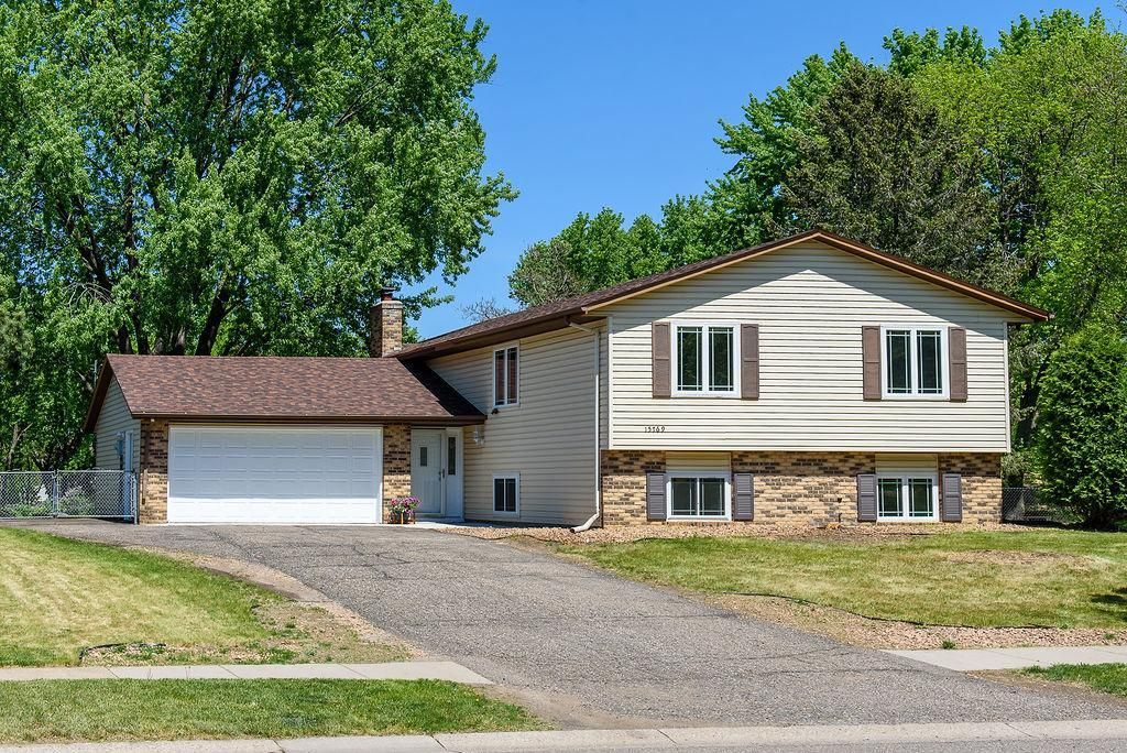 15769 Hayes Trail, Apple Valley, MN 55124