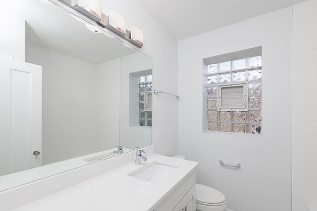 2720 W Winnemac Avenue 2, Chicago, IL 60625