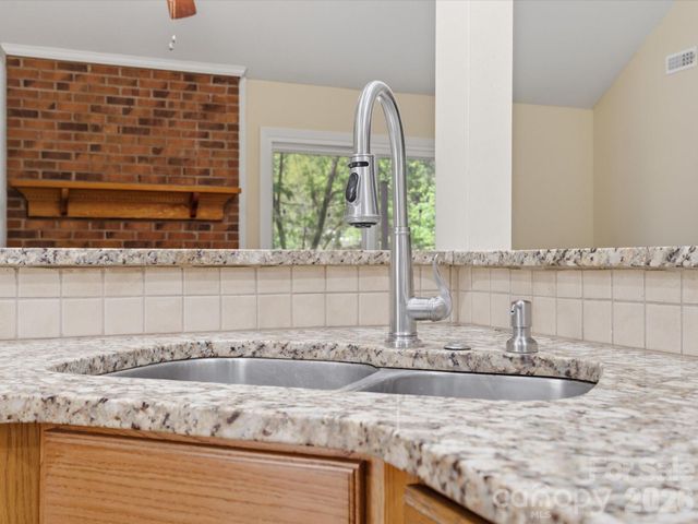 9437 Fairmead Drive, Charlotte, NC 28269