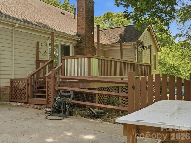 9437 Fairmead Drive, Charlotte, NC 28269