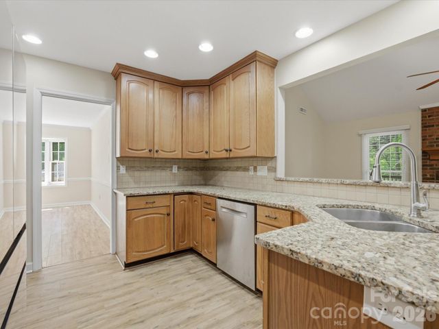 9437 Fairmead Drive, Charlotte, NC 28269