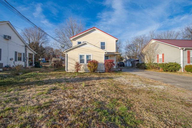 632 E Madison St, Pulaski, TN 38478