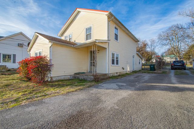 632 E Madison St, Pulaski, TN 38478