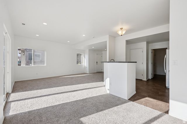 6647 W MERLOT WAY, West Jordan, UT 84081