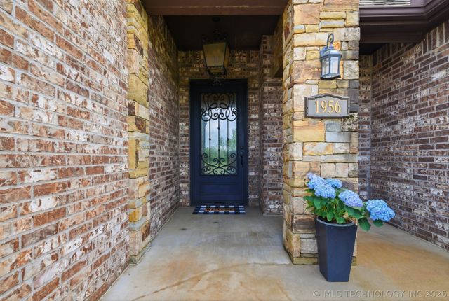 1956 E 172nd Street S, Mounds, OK 74047