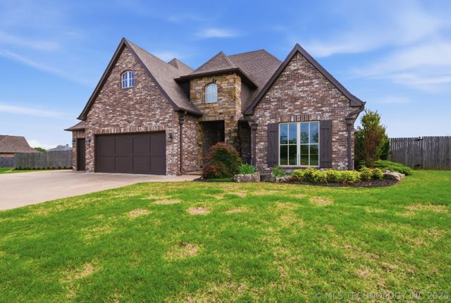 1956 E 172nd Street S, Mounds, OK 74047