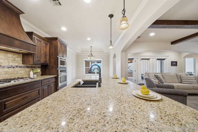 1956 E 172nd Street S, Mounds, OK 74047