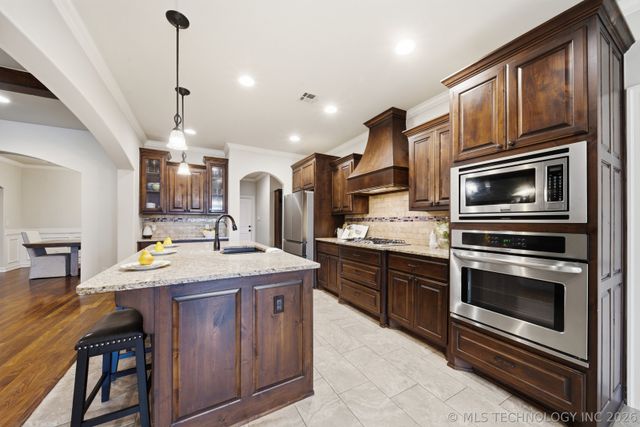 1956 E 172nd Street S, Mounds, OK 74047