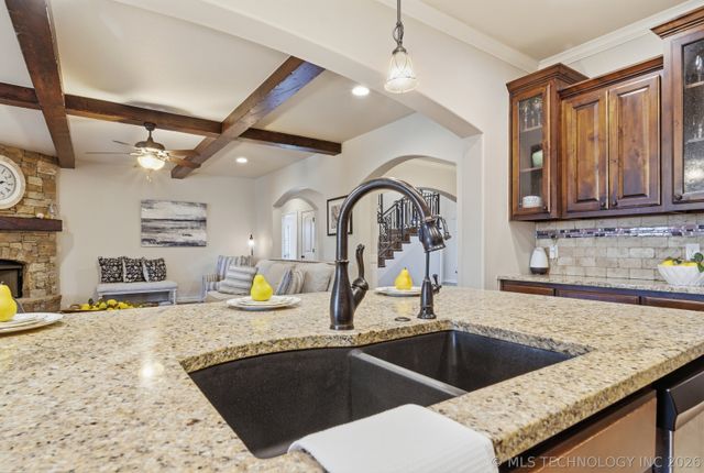 1956 E 172nd Street S, Mounds, OK 74047