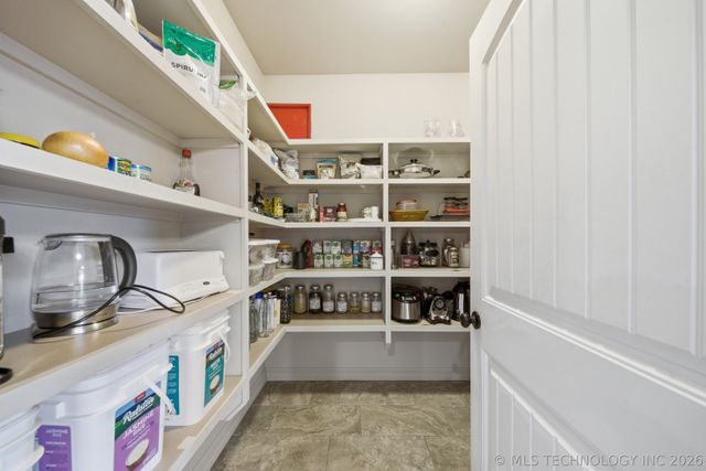 1956 E 172nd Street S, Mounds, OK 74047