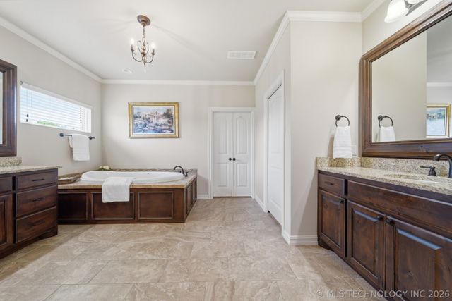 1956 E 172nd Street S, Mounds, OK 74047