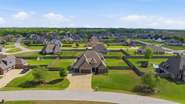 1956 E 172nd Street S, Mounds, OK 74047