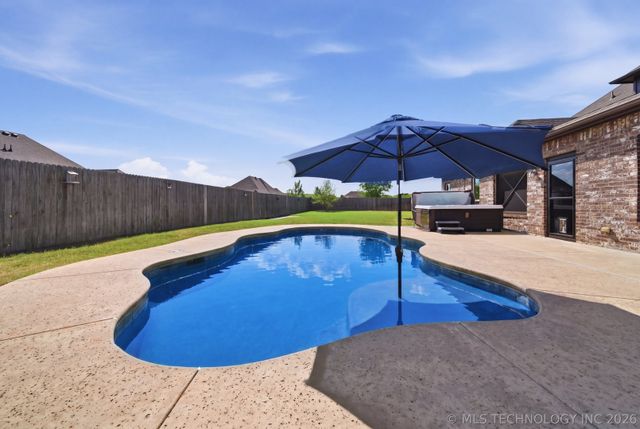 1956 E 172nd Street S, Mounds, OK 74047