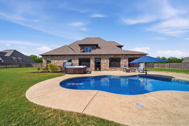 1956 E 172nd Street S, Mounds, OK 74047