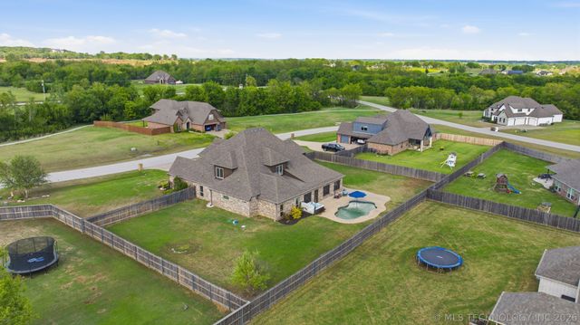 1956 E 172nd Street S, Mounds, OK 74047