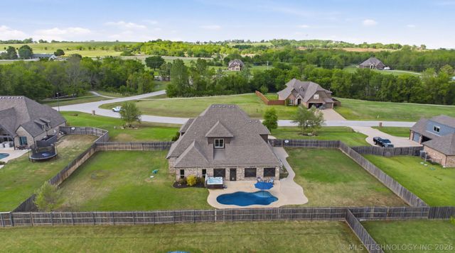 1956 E 172nd Street S, Mounds, OK 74047