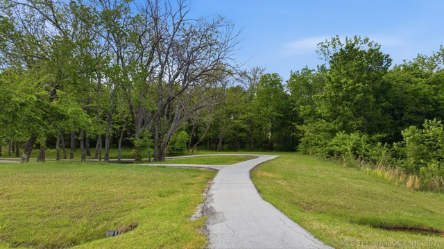 1956 E 172nd Street S, Mounds, OK 74047